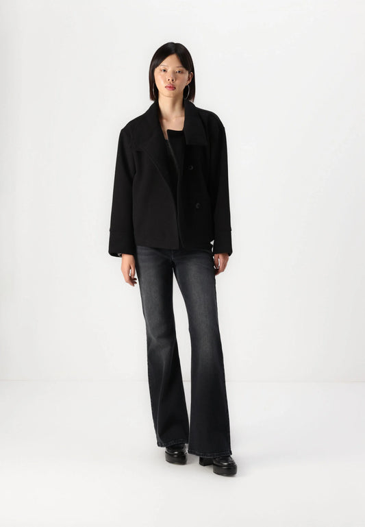 Manteau court à col montant