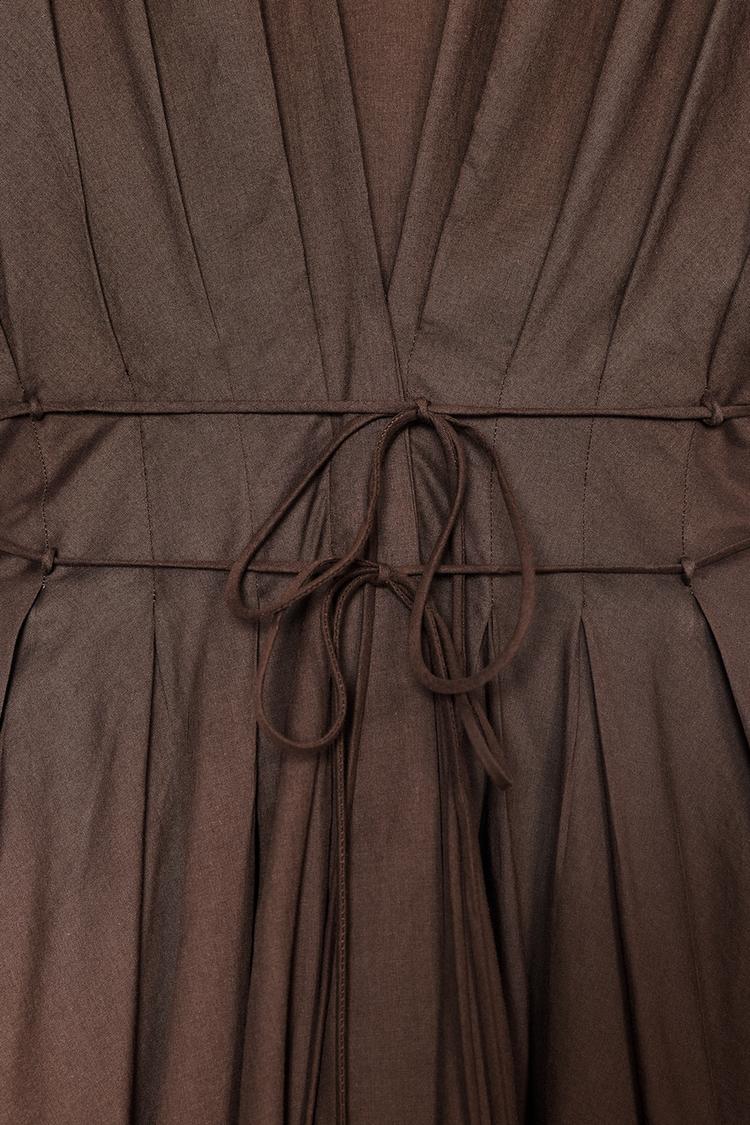 Robe midi plissée à col en V