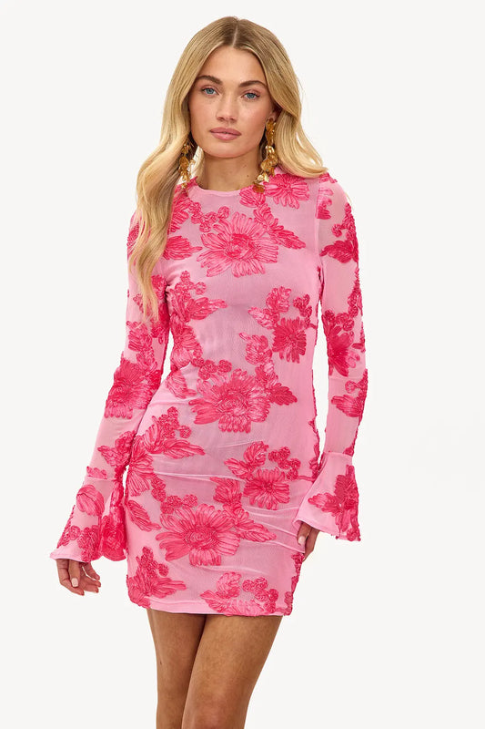 Robe ajustée à manches évasées et dos ouvert