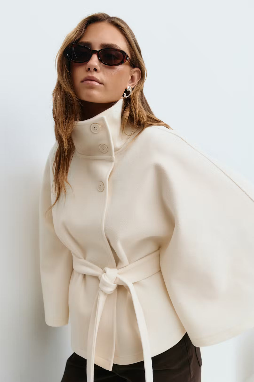 Veste à col montant et ceinture