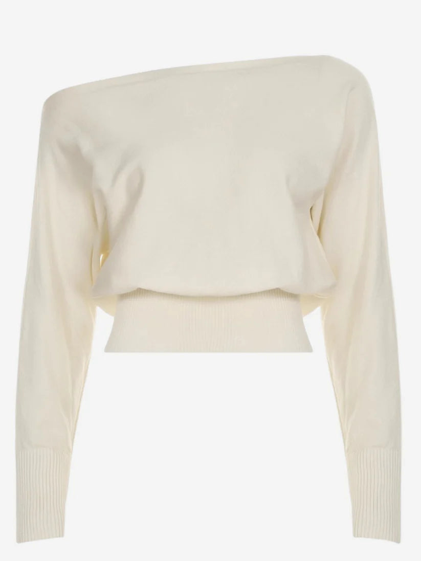 Pull asymétrique à épaule dénudée