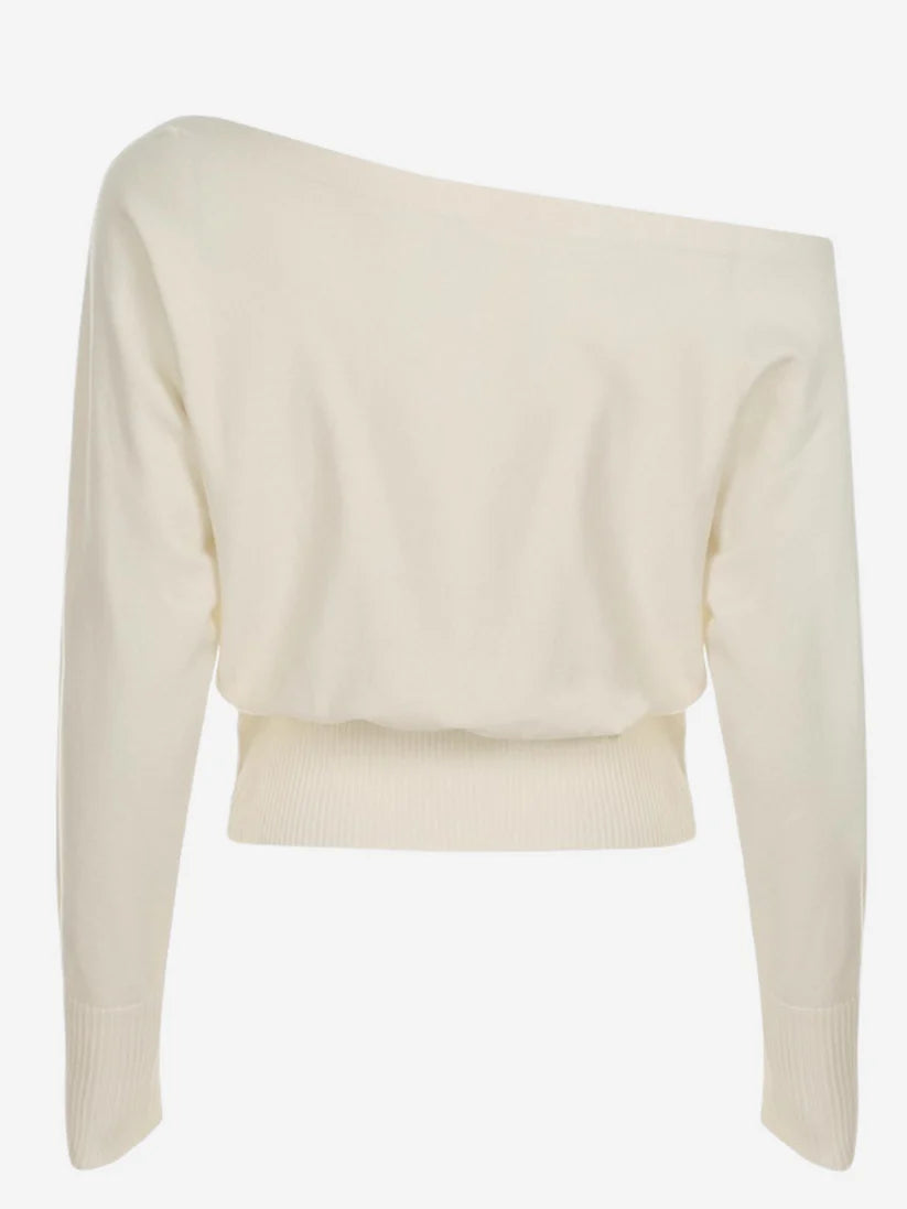 Pull asymétrique à épaule dénudée