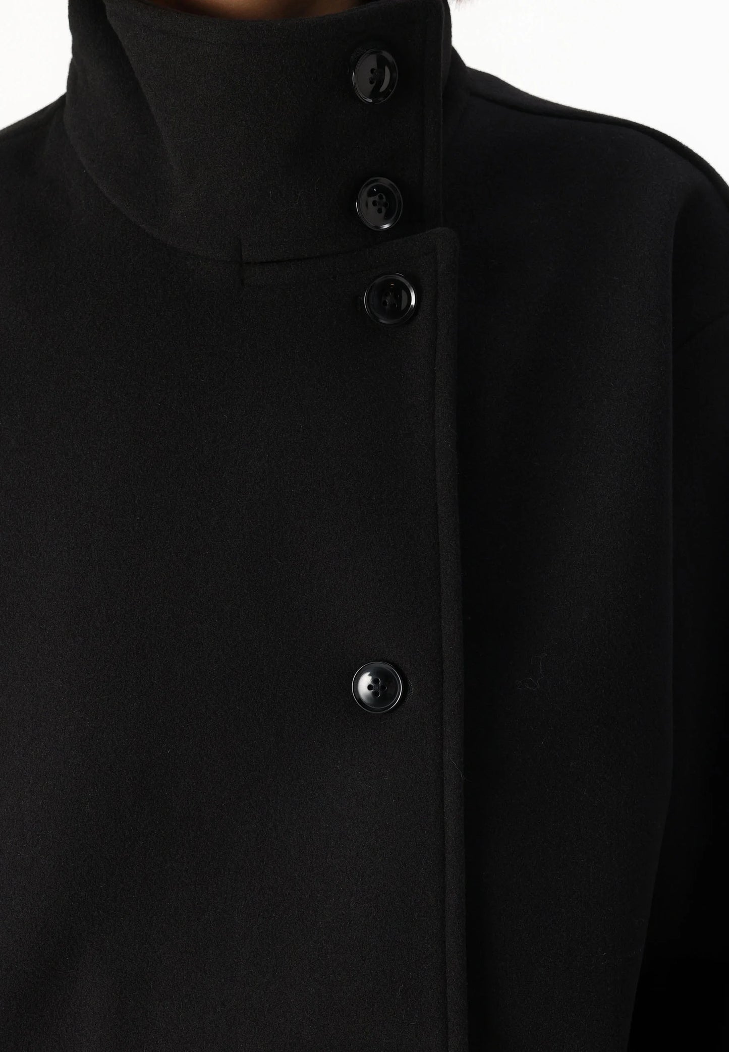 Manteau court à col montant