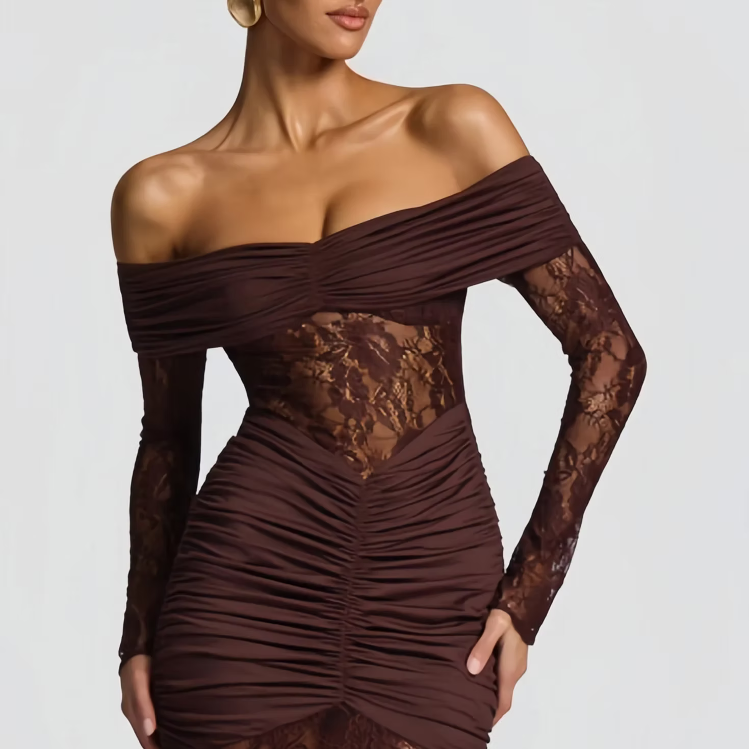 Robe longue en dentelle