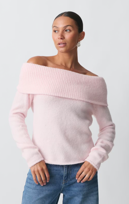 Pull à épaule dénudée