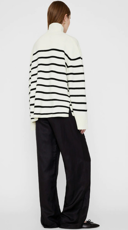 Pull rayé à col montant