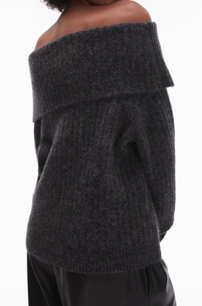 Pull à épaule dénudée