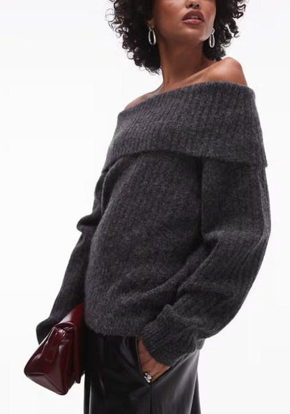 Pull à épaule dénudée