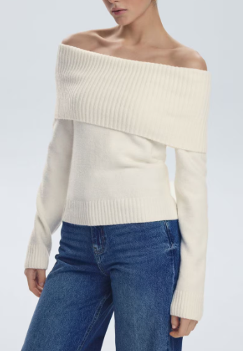 Pull à épaule dénudée