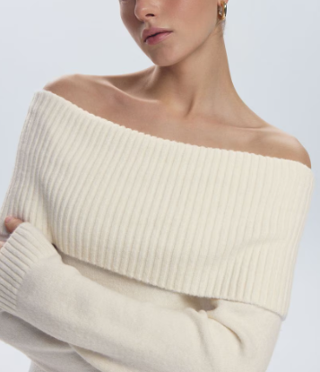Pull à épaule dénudée