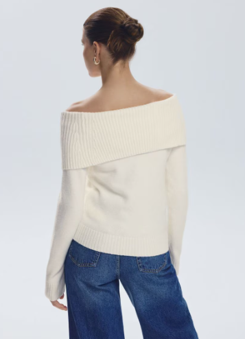 Pull à épaule dénudée