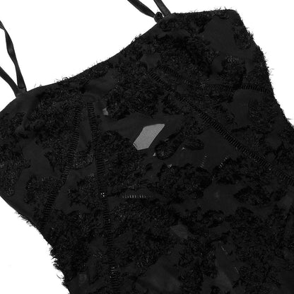 Robe longue noire en dentelle