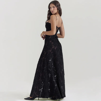 Robe longue noire en dentelle