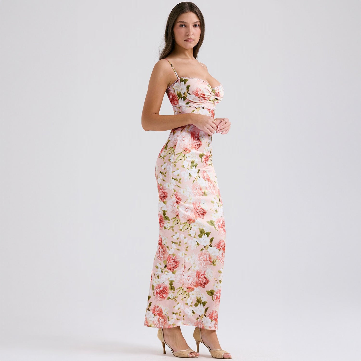 Robe longue fleurie à bretelles