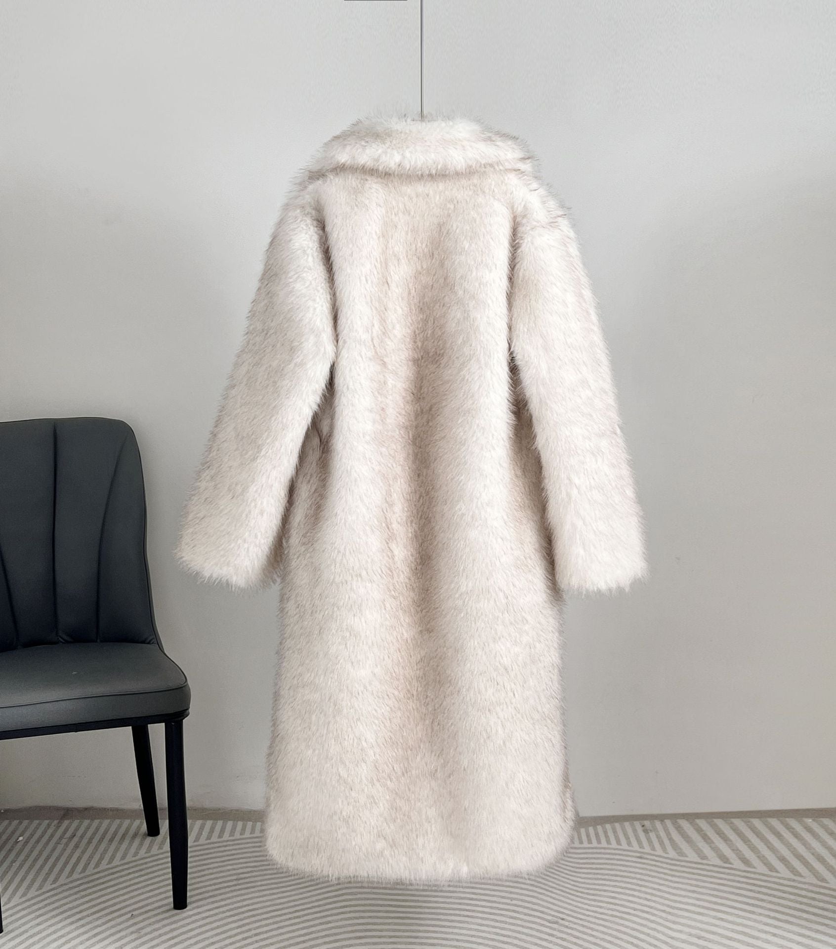 Manteau long en fausse fourrure pour femme