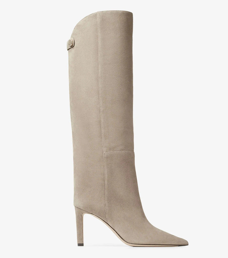 Bottes droites à talons aiguilles