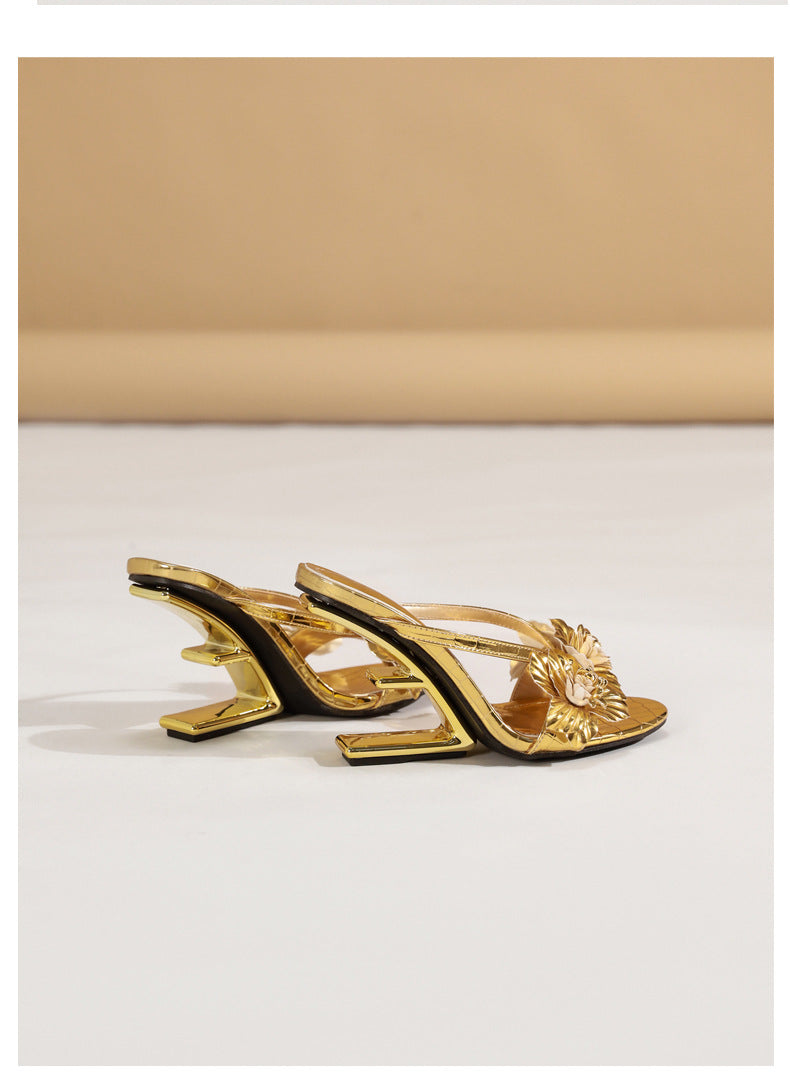 Mules Été à Talon Métal – Fleur Sculptée & Bout Rond