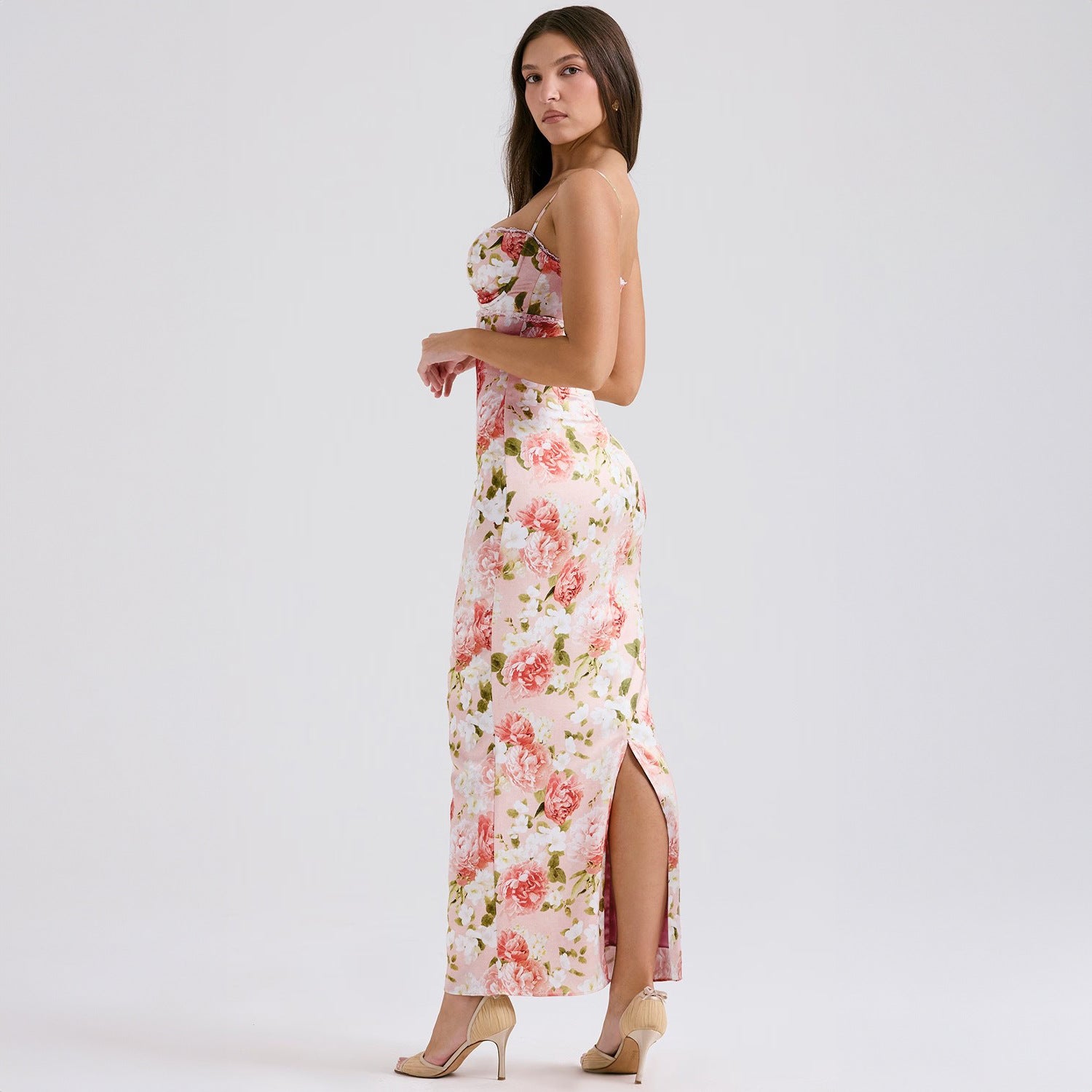 Robe longue fleurie à bretelles