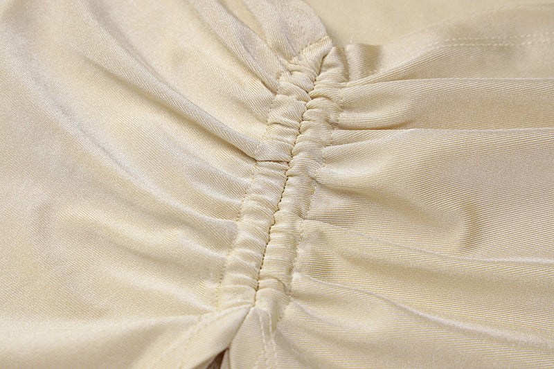 Robe Fendue Élégante à Découpes