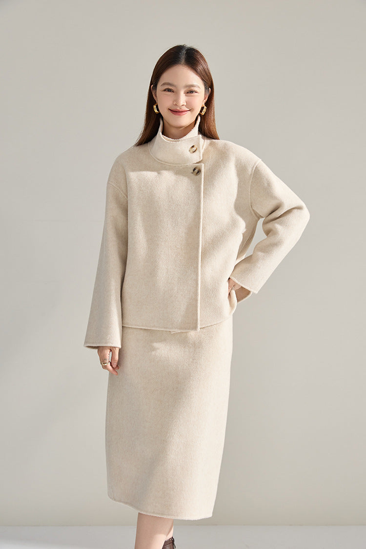 Veste Courte Col Montant en Cachemire & Tencel et Jupe en Laine