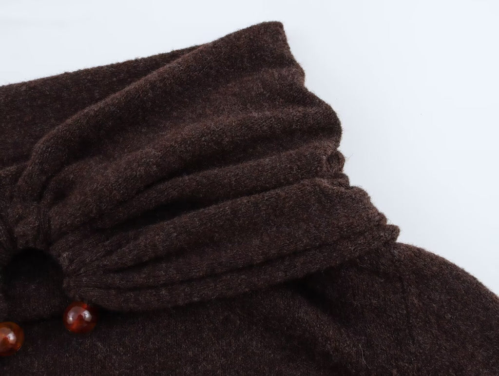 Pull col droit ouvert épaules