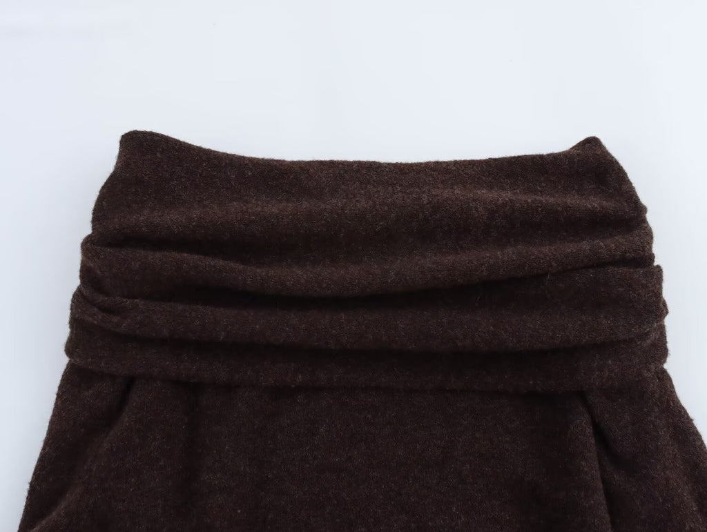Pull col droit ouvert épaules