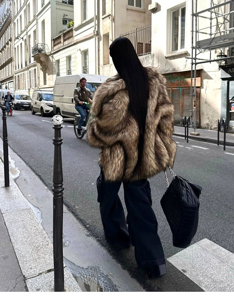 Manteau court en Fausse Fourrure