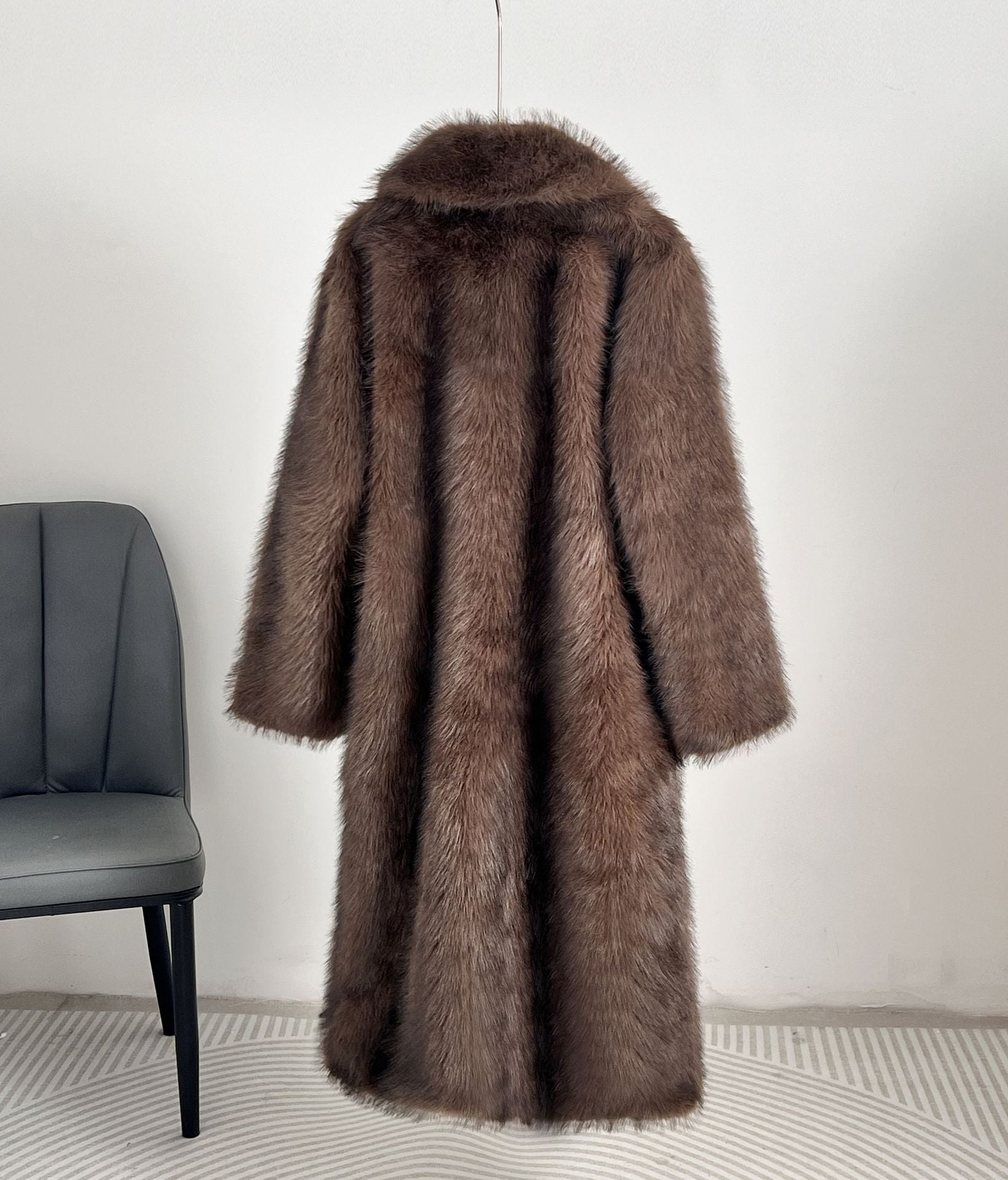 Manteau long en fausse fourrure pour femme