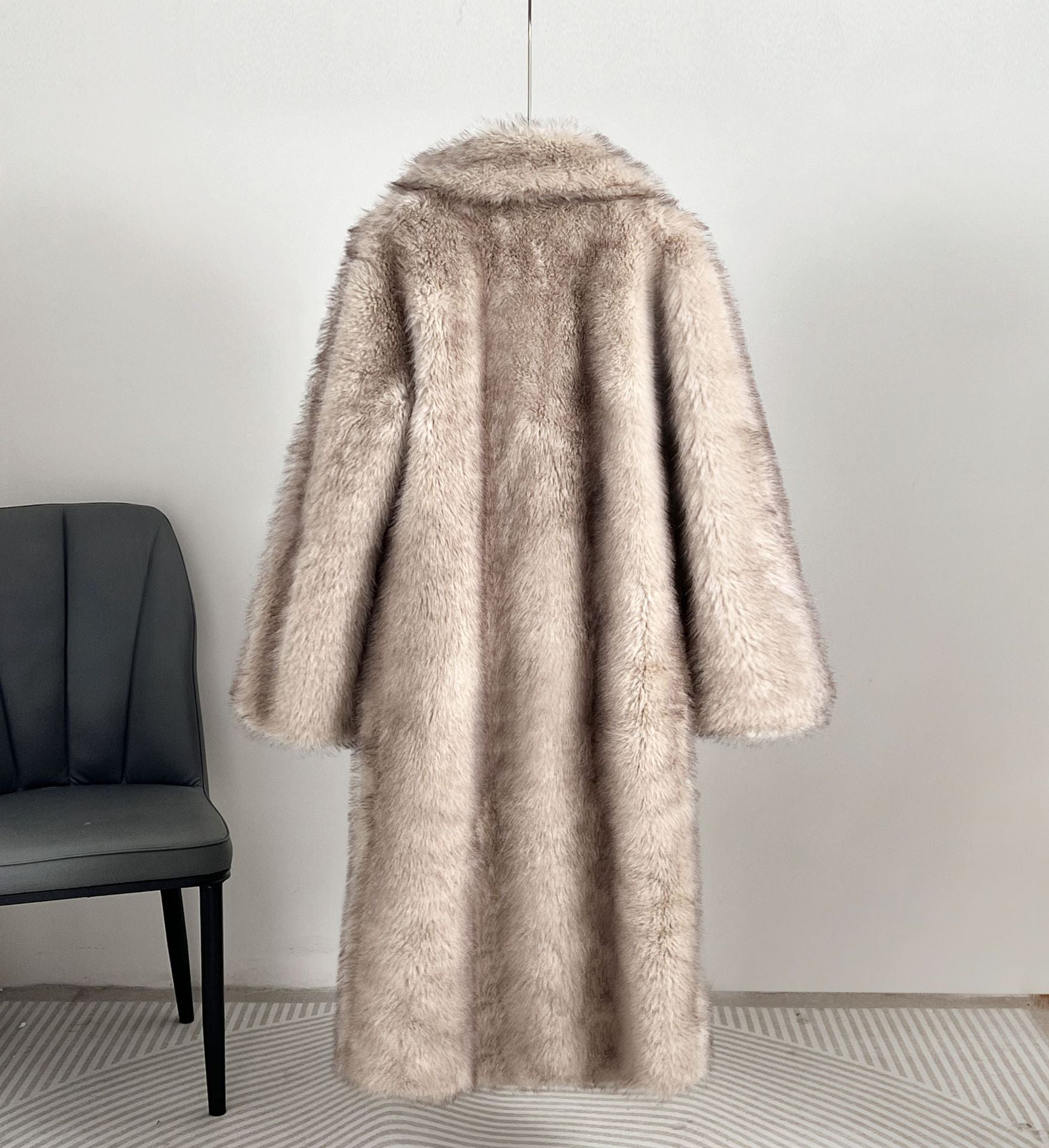 Manteau long en fausse fourrure pour femme