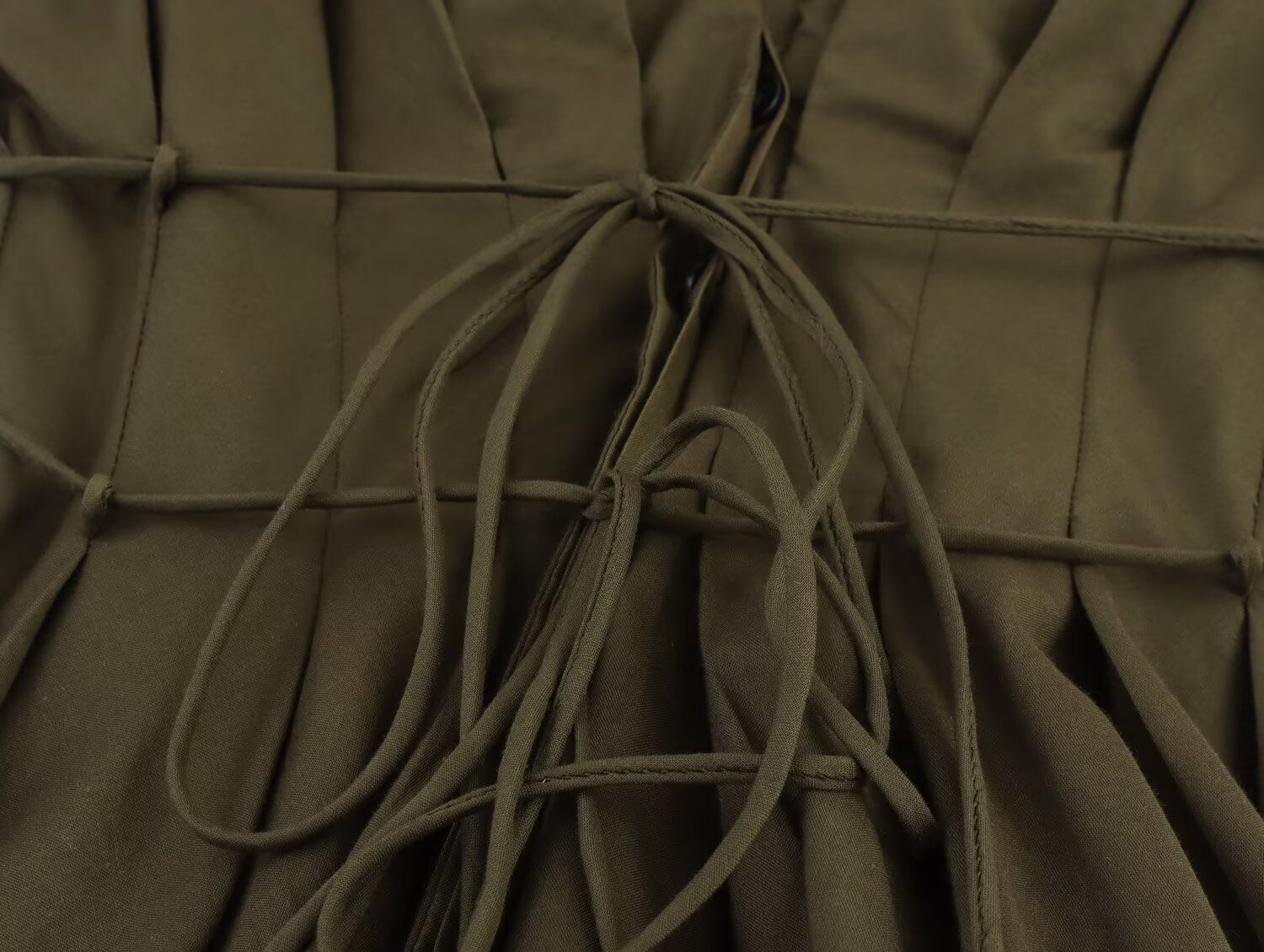 Robe midi plissée à col en V