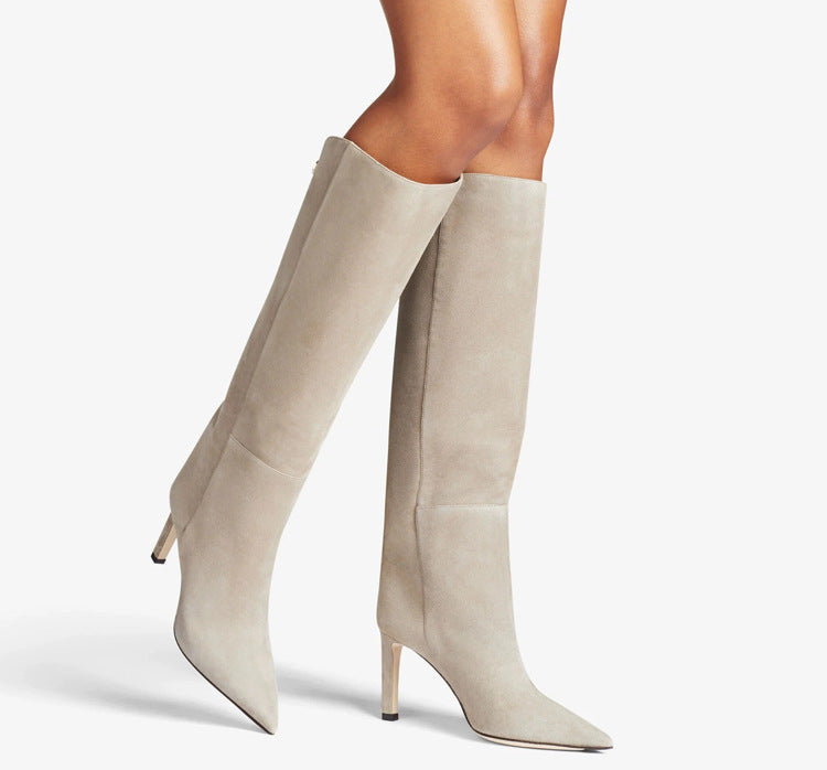Bottes droites à talons aiguilles