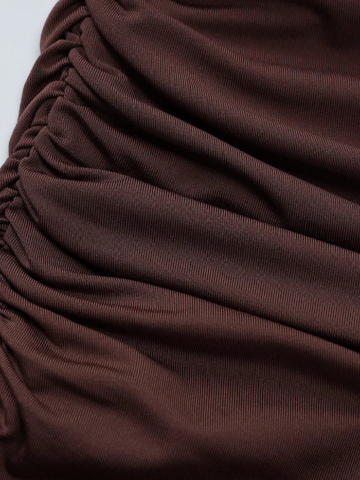 Robe asymétrique fendue unie