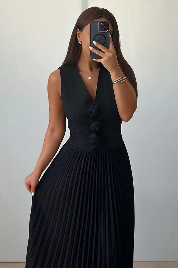 Ensemble sans manches avec détails fleurs + jupe plissée