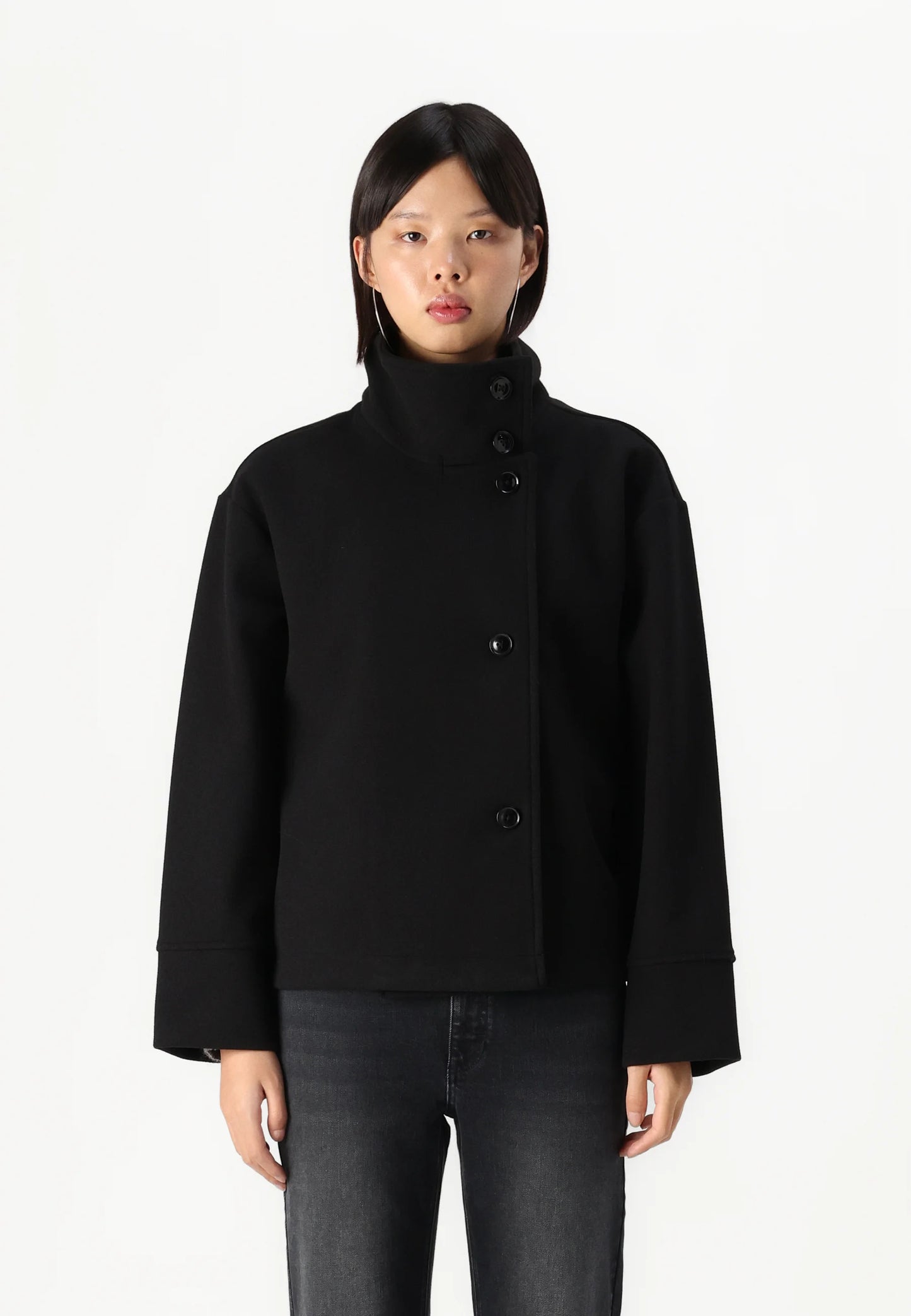 Manteau court à col montant